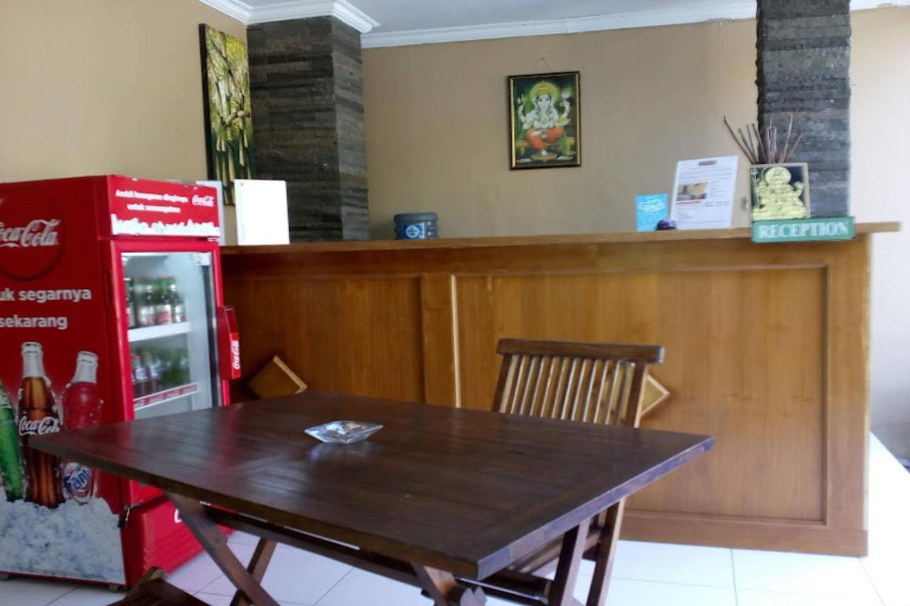 Oyo Flagship 91237 Ratu Guest House Kedunganan Exteriér fotografie