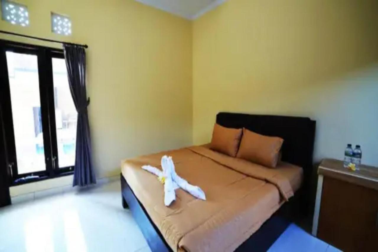 Oyo Flagship 91237 Ratu Guest House Kedunganan Exteriér fotografie