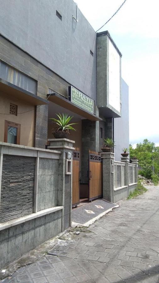 Oyo Flagship 91237 Ratu Guest House Kedunganan Exteriér fotografie