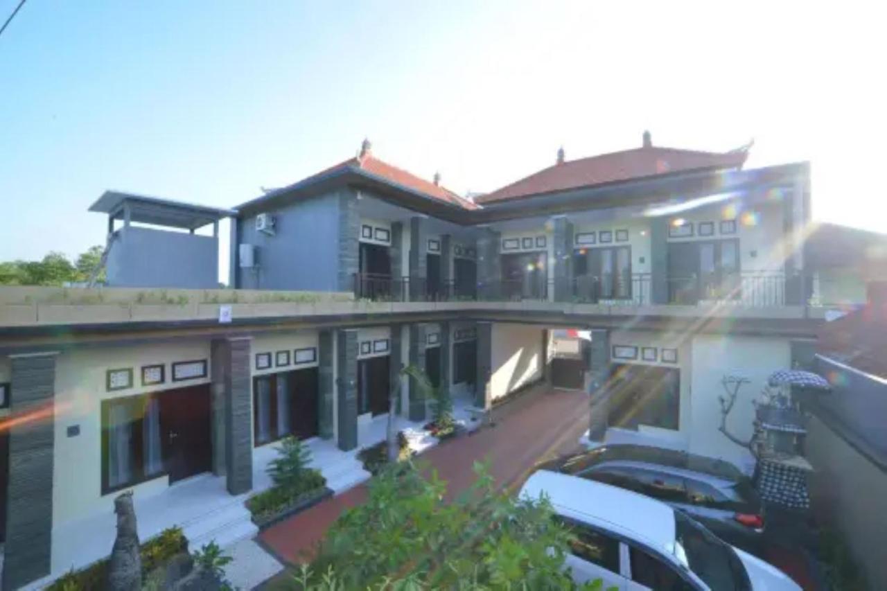 Oyo Flagship 91237 Ratu Guest House Kedunganan Exteriér fotografie