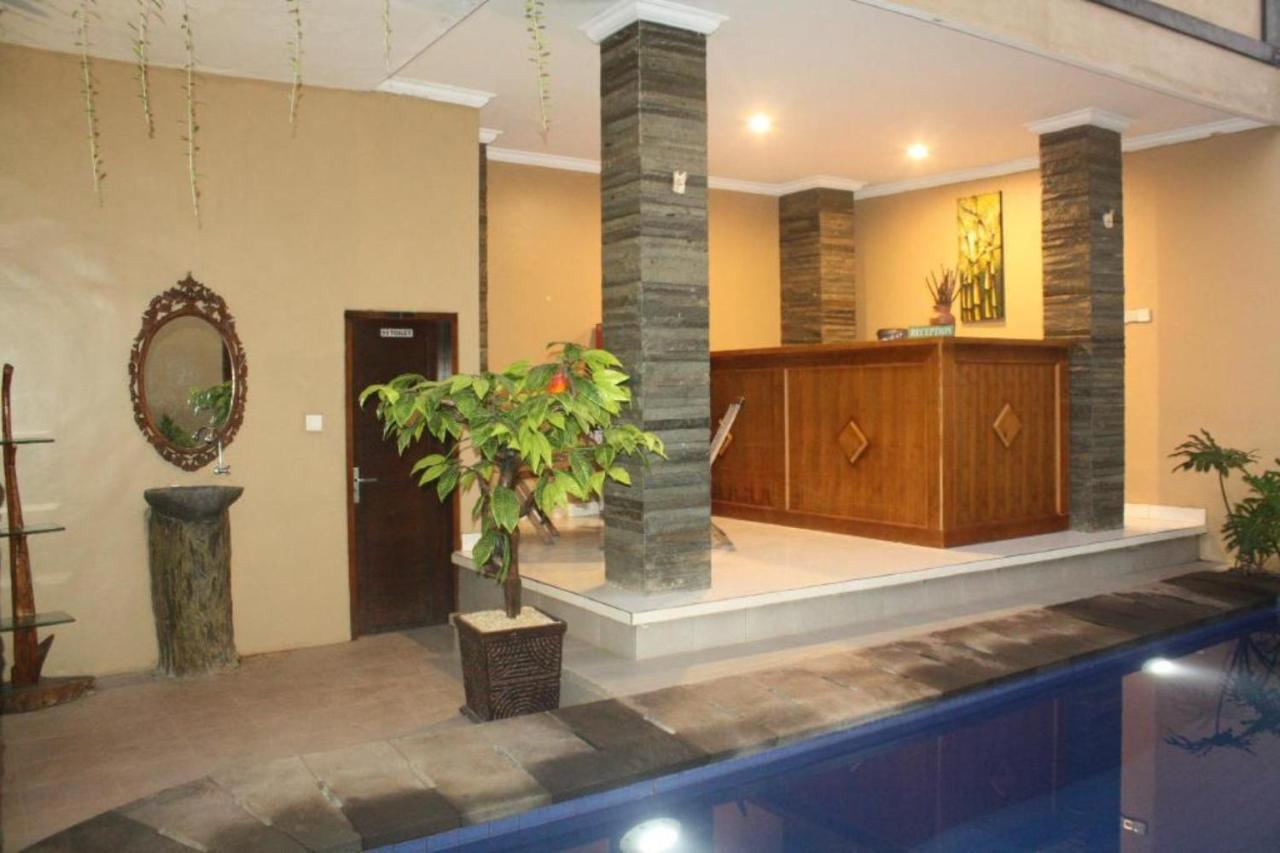 Oyo Flagship 91237 Ratu Guest House Kedunganan Exteriér fotografie