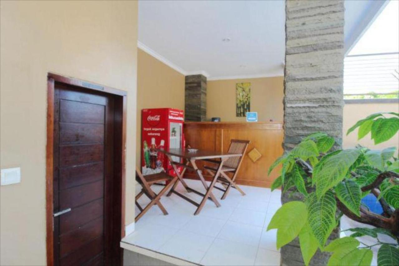 Oyo Flagship 91237 Ratu Guest House Kedunganan Exteriér fotografie