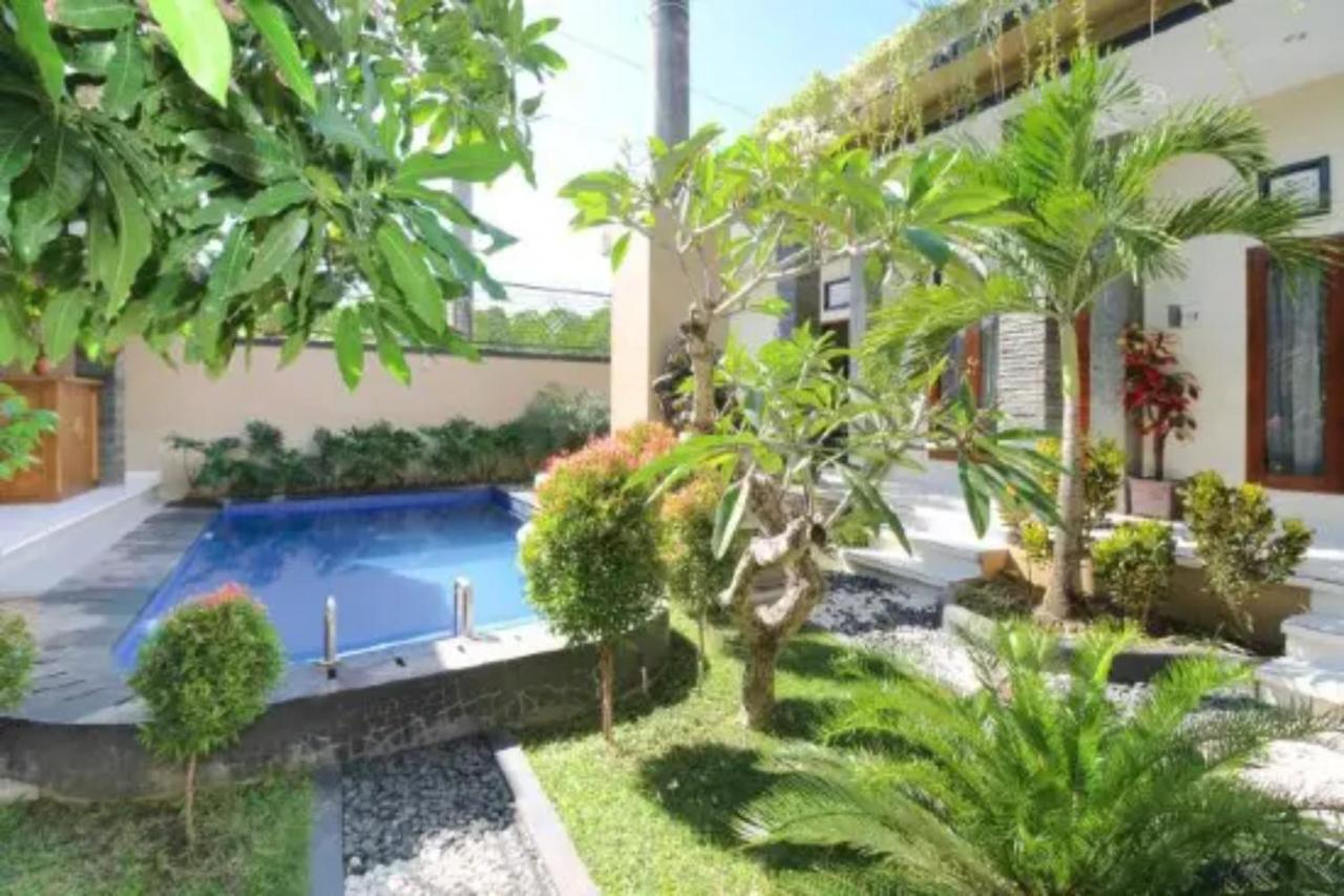 Oyo Flagship 91237 Ratu Guest House Kedunganan Exteriér fotografie