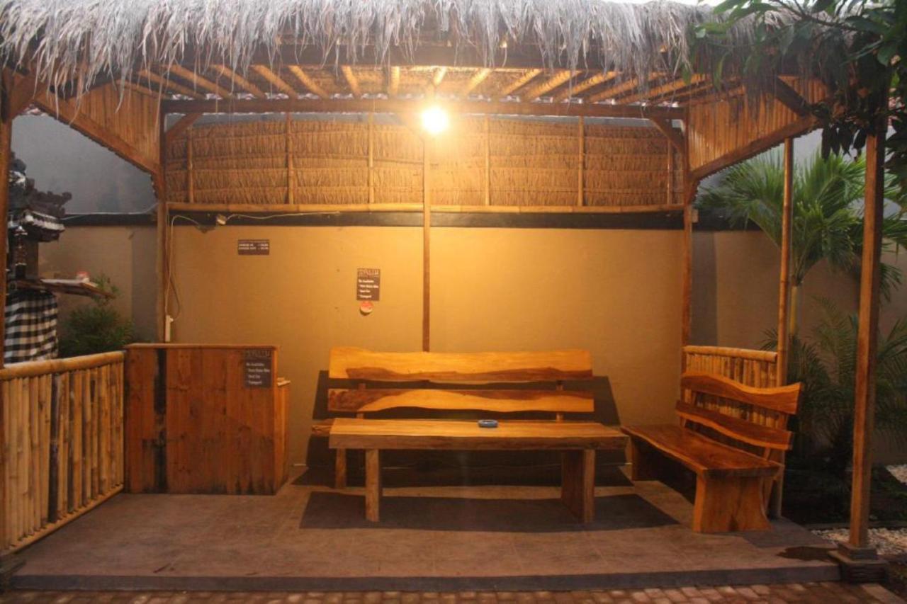 Oyo Flagship 91237 Ratu Guest House Kedunganan Exteriér fotografie