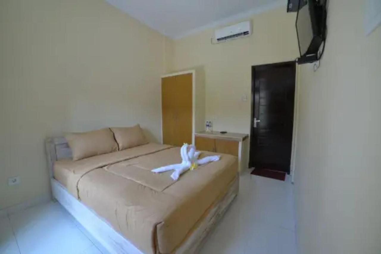 Oyo Flagship 91237 Ratu Guest House Kedunganan Exteriér fotografie