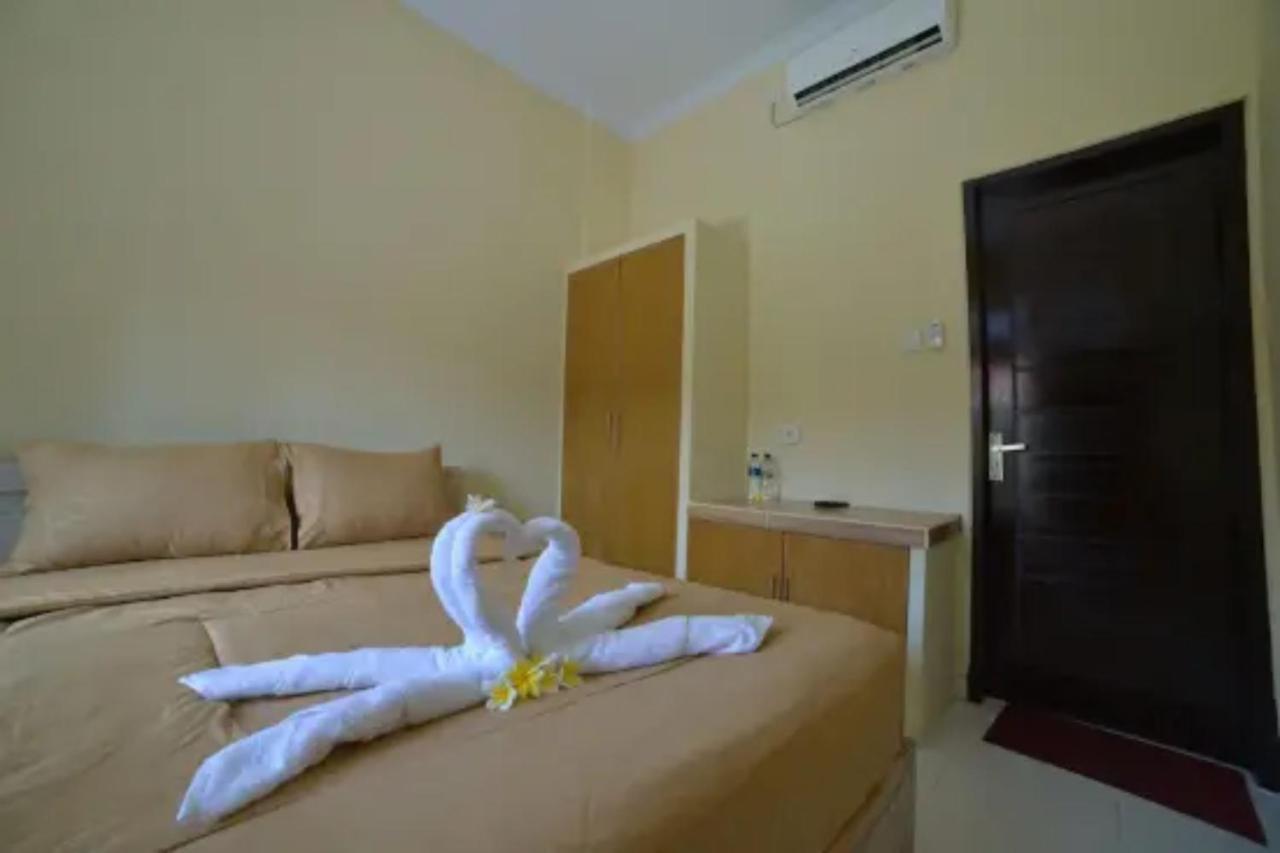 Oyo Flagship 91237 Ratu Guest House Kedunganan Exteriér fotografie
