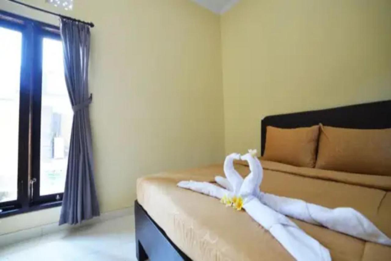 Oyo Flagship 91237 Ratu Guest House Kedunganan Exteriér fotografie