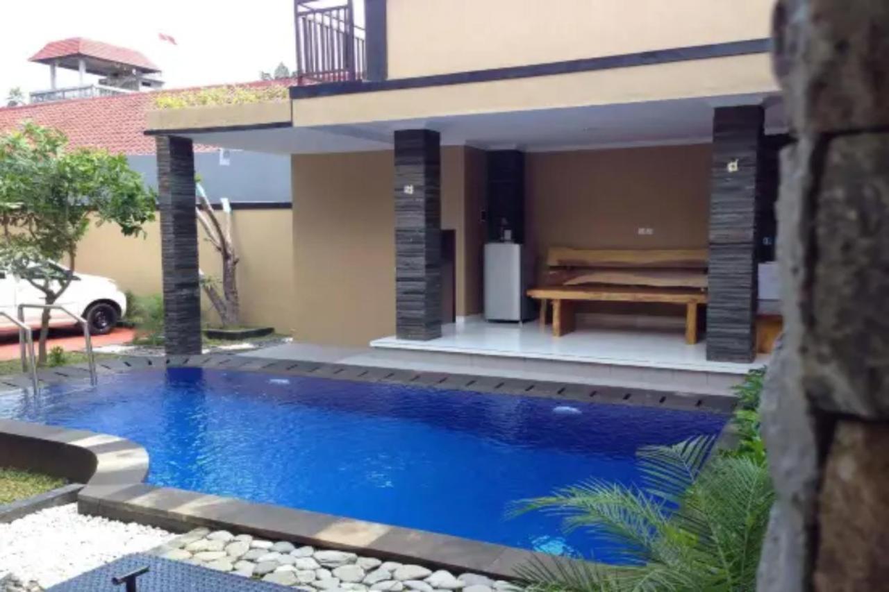 Oyo Flagship 91237 Ratu Guest House Kedunganan Exteriér fotografie