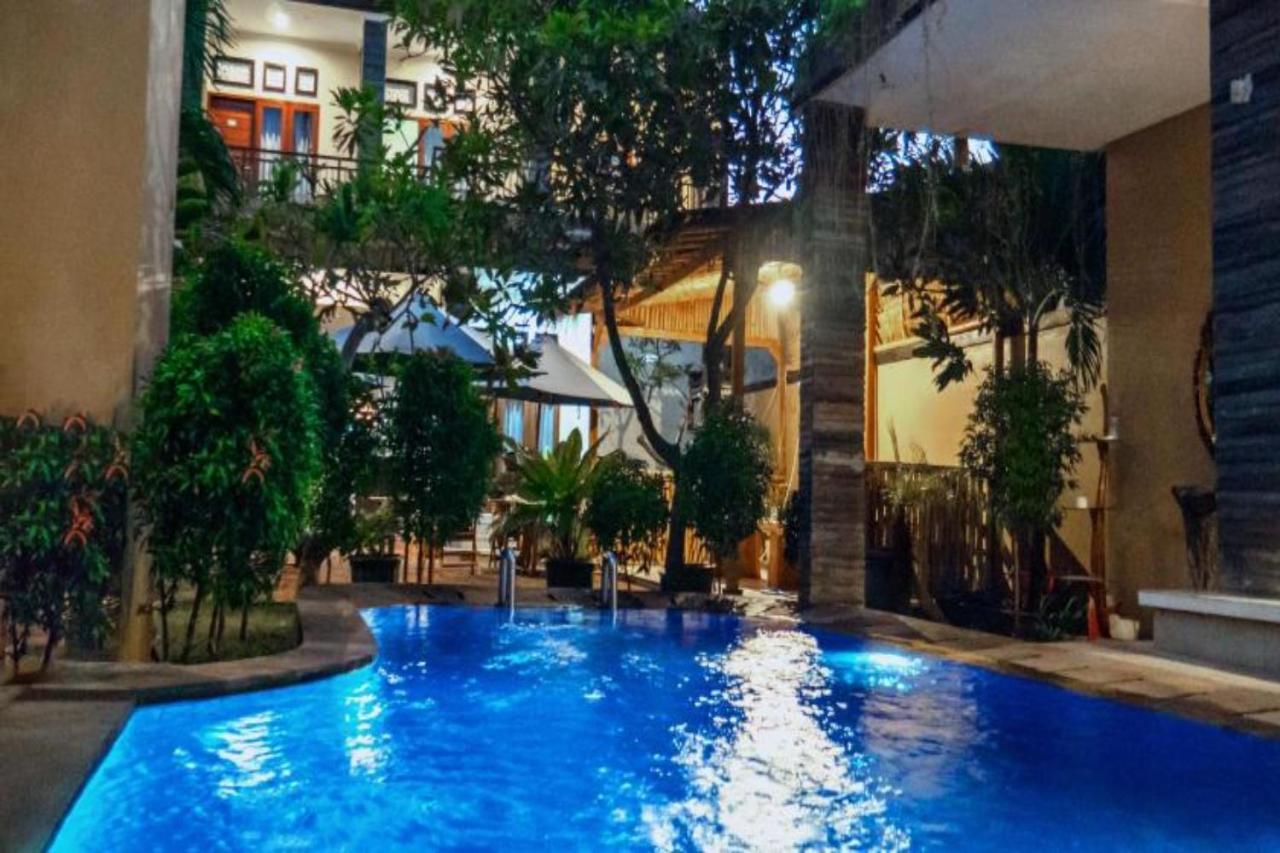 Oyo Flagship 91237 Ratu Guest House Kedunganan Exteriér fotografie